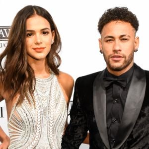 Bruna Marquezine ganha elogio de Neymar em foto com look sporty: 'Lutadora de MMA mais linda'