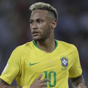 Neymar joga pelo Brasil nesta segunda-feira, 2 de julho de 2018