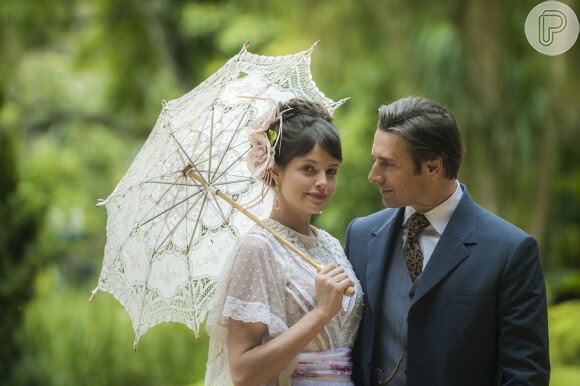 Ema (Agatha Moreira), namorada de Ernesto (Rodrigo Simas), já foi apaixonada por Jorge (Murilo Rosa) na novela 'Orgulho e Paixão'