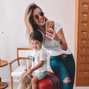 Aline Gotschalg contou que procurou ajuda de uma consultora para aplicar uma rotina de sono