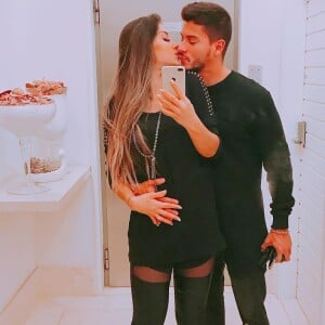 Mayra Cardi e Arthur Aguiar serão pais de Sophia