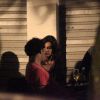 Helena Ranaldi sai para jantar com o namorado, Allan Souza, no Rio