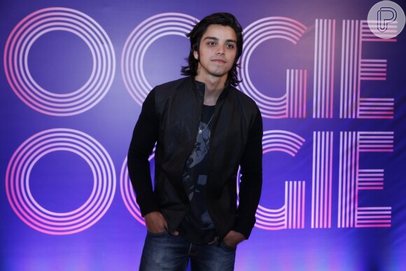 O ator colocou megahair para viver um bon vivant em 'Boogie Oogie', que estreia no dia 4 de agosto de 2014