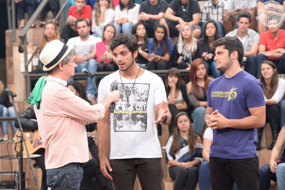 Rodrigo Simas revela estar dando dicas de dança ao irmão Bruno Gissoni, que estreia faz parte do elenco do 'Dança dos Famosos', que estreia no próximo dia 3 de agosto