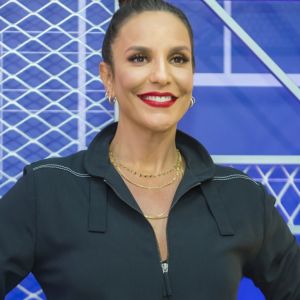 Ivete Sangalo desabafa sobre rotina após o nascimento das gêmeas: 'Tenho que dividir atenção. Eu fico pensando. 'Meu Deus, eu tenho que ficar com ele, tenho que ficar com elas, tenho que ficar com o pai, eu vou desmaiar! Eu preciso fazer cocô!'