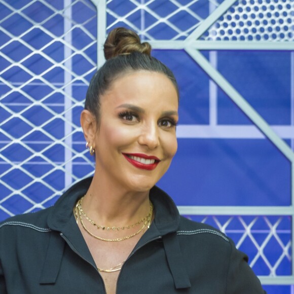 Ivete Sangalo dispensa dieta no pós-parto. 'uero estar linda e sem barriga, mas, se isso não é possível no meu tempo, a barriga vai ficar e esperar até a hora dela sair ou não. Porque isso é um casulo. O tempo dará conta disso'