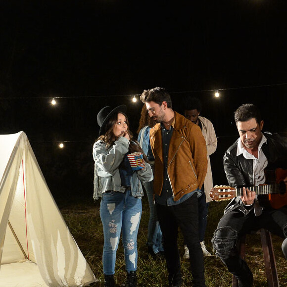 Larissa Manoela iniciou as gravações do clipe 'Reggae In Roça' pela manhã desta quarta-feira, 11 de julho de 2018