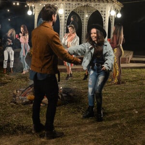 Larissa Manoela estrela clipe de Zezé di Camargo e Luciano, a música 'Reggae in Roça', nesta quarta-feira, 11 de julho de 2018