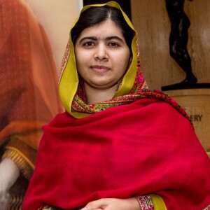 Malala Yousafzai se tornou a ganhadora do Prêmio Nobel da Paz mais jovem da história ao ser nomeada aos 17 anos