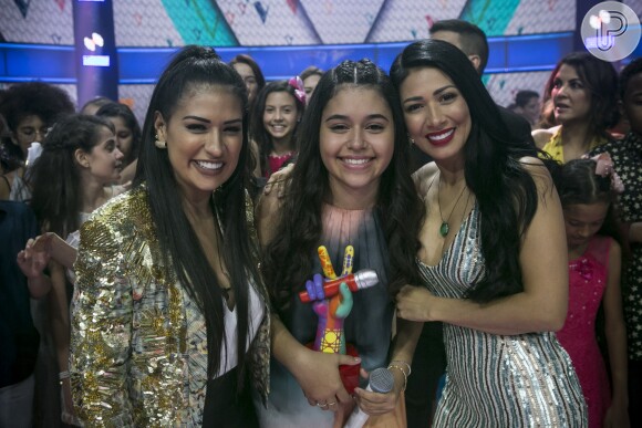 Simone foi campeã do 'The Voice Kids' 2018 com a cantora mirim Eduarda Brasil