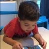 Aline Gotschalg mostrou o filho, Lucca, aprendendo as cores em inglês em vídeo publicado no Instagram neste domingo, 15 de julho de 2018