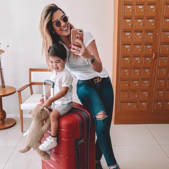 Aline Gotschalg contou como concilia seu tempo após nascimento do filho
