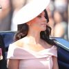 O look Carolina Herrera que a duquesa vestou no aniversário da rainha custou R$ 15.360