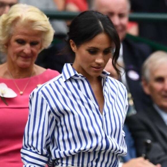 Guarda-roupa milionário: Meghan Markle usa calça e camisa Ralph Lauren para jogo de tênis em Wimbledon