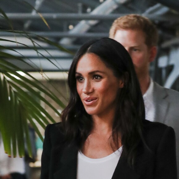 E o terninho Givenchy, look mais comentado da viagem à Irlanda, custa R$ 12,8 mil