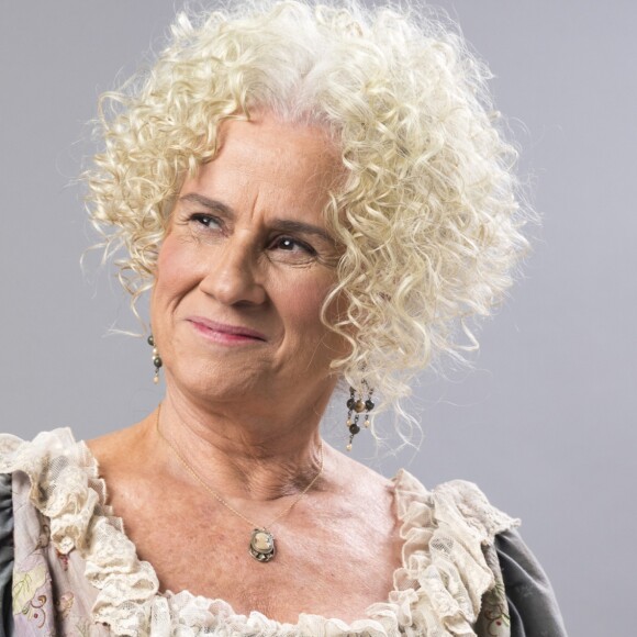 Ofélia (Vera Holtz) defende a filha Lídia (Bruna Griphao) do pai e afirma que ela estava brincando, nos próximos capítulos da novela 'Orgulho e Paixão'