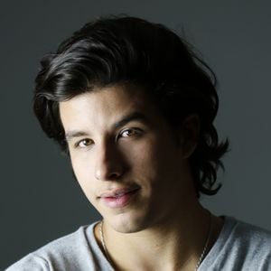 Ricky Tavares conta dificuldade com uso de lente para a novela 'Jesus': 'Não vou ter referência nenhuma de câmera, de andar, se não for com uma pessoa...até pra me locomover fora do estúdio com a lente é um pouco mais difícil'