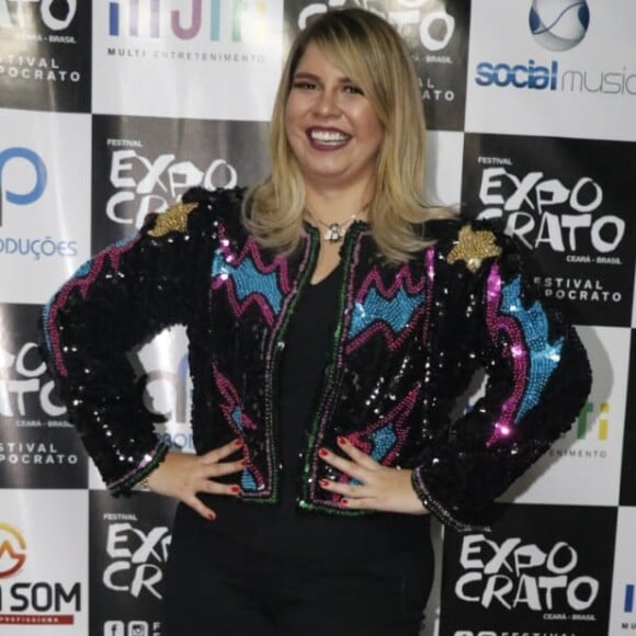 Marília Mendonça ironizou os comentários de haters após exibir o corpo mais magro no show