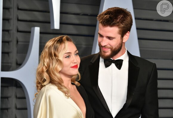 'Eles estão muito juntos e estão tentando ser mais reservados em relação ao relacionamento', disse uma fonte sobre Liam Hemsworth e Miley Cyrus