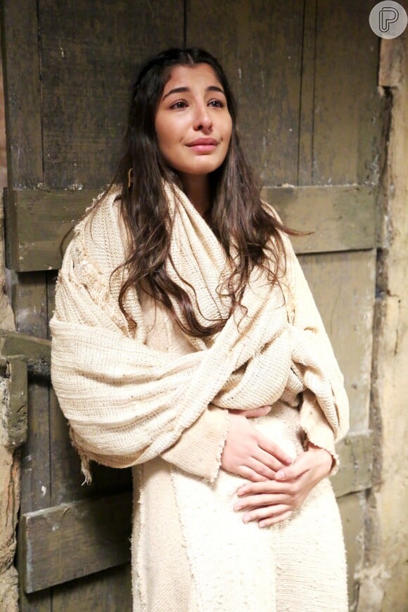 Maria de Nazaré (Juliana Xavier) recebe a visita do anjo Gabriel (Raphael Sander) e descobre que está grávida do Messias, no primeiro capítulo da novela 'Jesus', em 24 de julho de 2018, da novela 'Jesus'