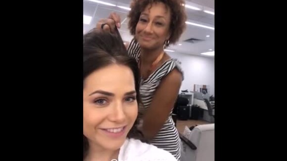 O novo visual de Letícia Colin em 'Segundo Sol' ficou sob responsabilidade do beauty artist Luck Figueiró, com conceito de Nubia Maisa, e da hair stylist Paula Inez