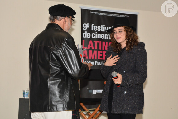 Leandra Leal foi homenageada no '9º Festival de Cinema Latino Americano de São Paulo' que aconteceu na noite de domingo, 27 de julho de 2014, no Memorial da América Latina. Na ocasião também foi exibido o filme 'O Uivo da Gaita', protagonizado por Leandra e Mariana Ximenes, que vivem um casal homossexual