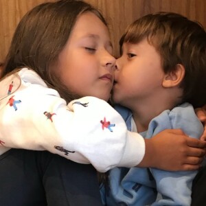 Simaria exibiu foto dos filhos, Giovanna e Pawel, em seu Instagram, neste domingo, 22 de julho de 2018