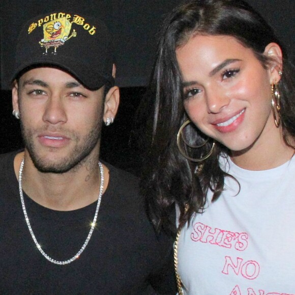 Bruna Marquezine e Neymar foram registrados na guerra de cotonetes pelo promoter David Brazil