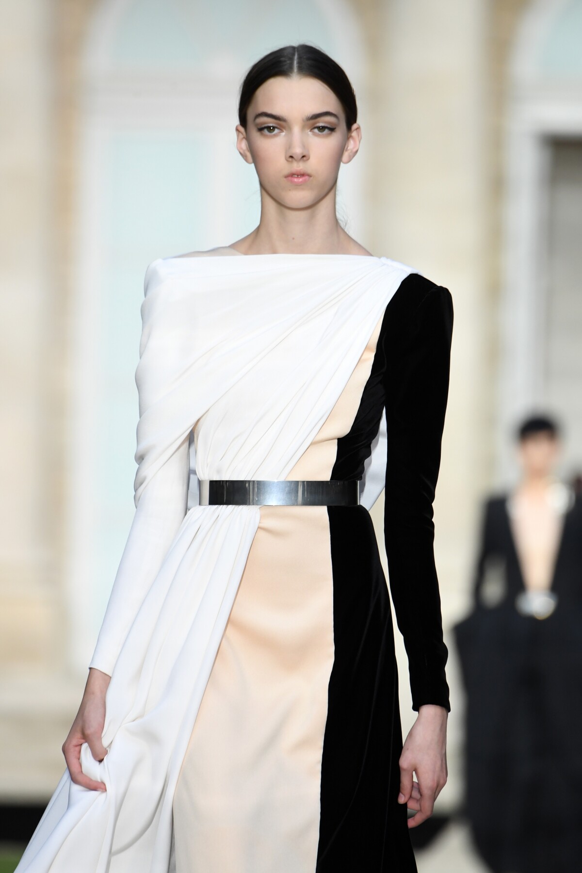 Givenchy Modelo Foto: Além do look da própria Givenchy - Purepeople