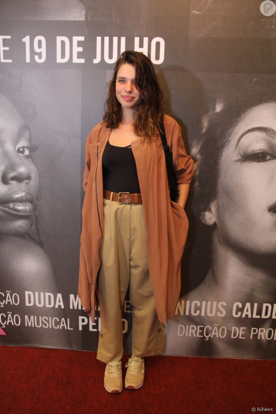 Bruna Linzmeyer também conferiu sessão para convidados de musical sobre a vida de Elza Soares