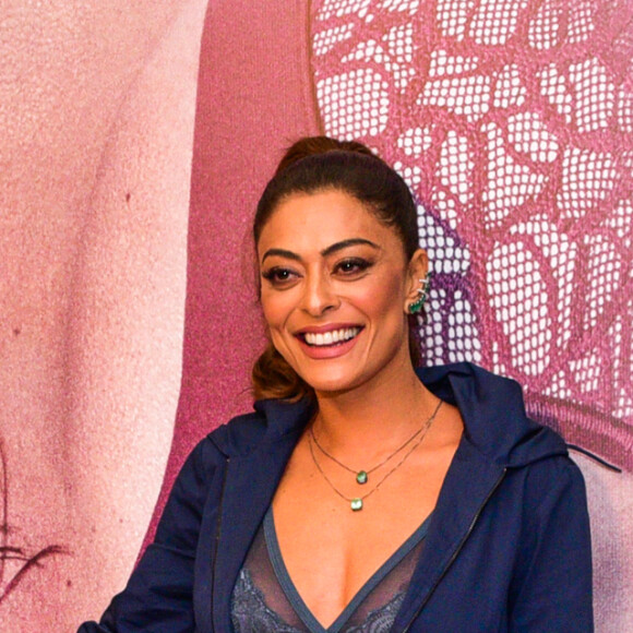 Juliana Paes ousou ao usar body sob o trench-coat