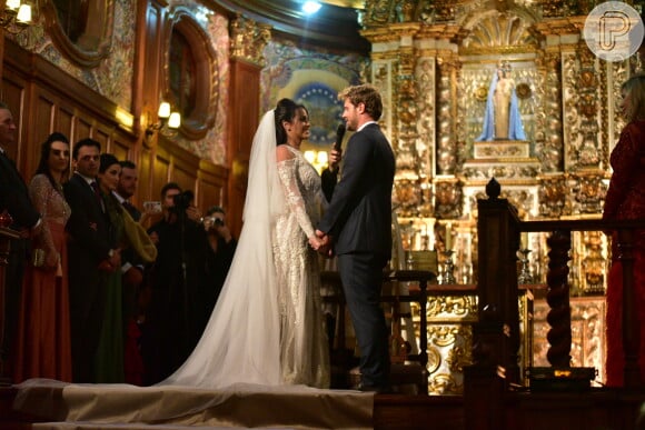 A empresária Samara Costa e Márcio Spinelli se casaram na Igreja Nossa Senhora do Brasil, em São Paulo