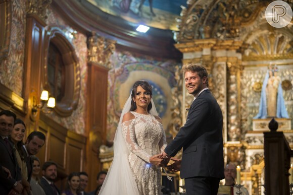 A designer Samara Costa e o consultor financeiro Márcio Spinelli se casaram em São Paulo, nesta quinta-feira, 26 de julho de 2018