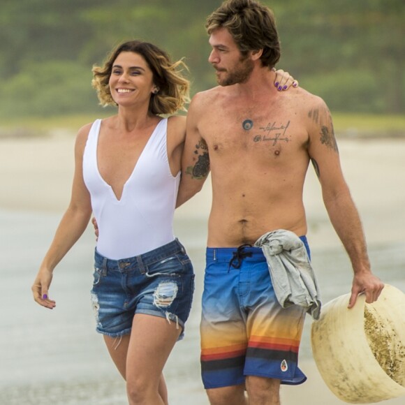 Beto Falcão (Emílio Dantas) conta para Luzia (Giovanna Antonelli) que quer se entregar para que ela saia da cadeia na novela 'Segundo Sol'