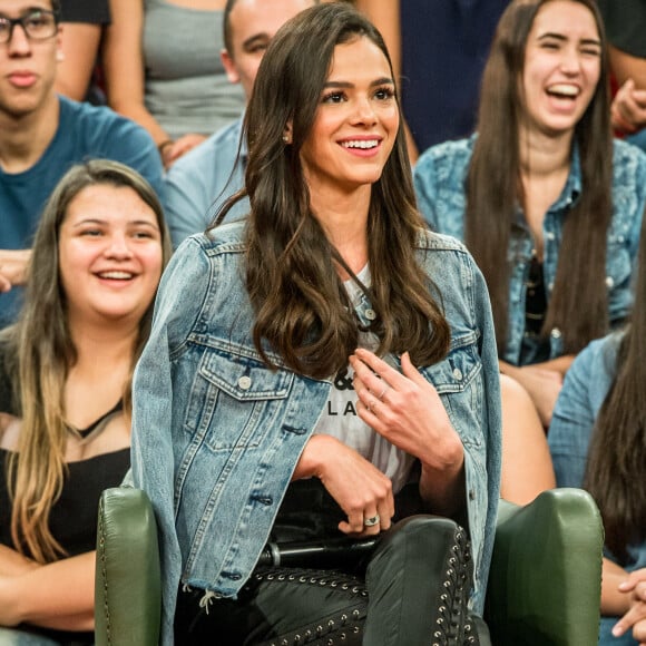 Bruna Marquezine não vai pausar carreira no Brasil por trabalhos no exterior