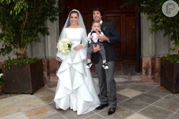 Com filho, Júlio, de pajém, Bruna Hamú festeja casamento com Diego Moregola neste domingo, dia 29 de julho de 2018