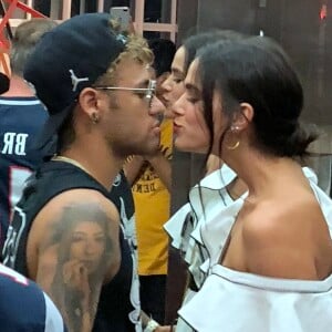 Bruna Marquezine ganhou declaração surpresa de Neymar em festa de aniversário