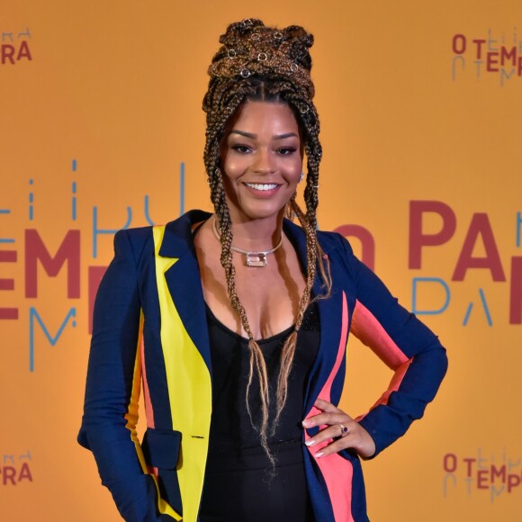 Juliana Alves evita a retenção de líquido no corpo com o método Efficient