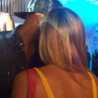 Neymar troca telefone com blogueira Priscilla Silva em Ibiza, diz colunista