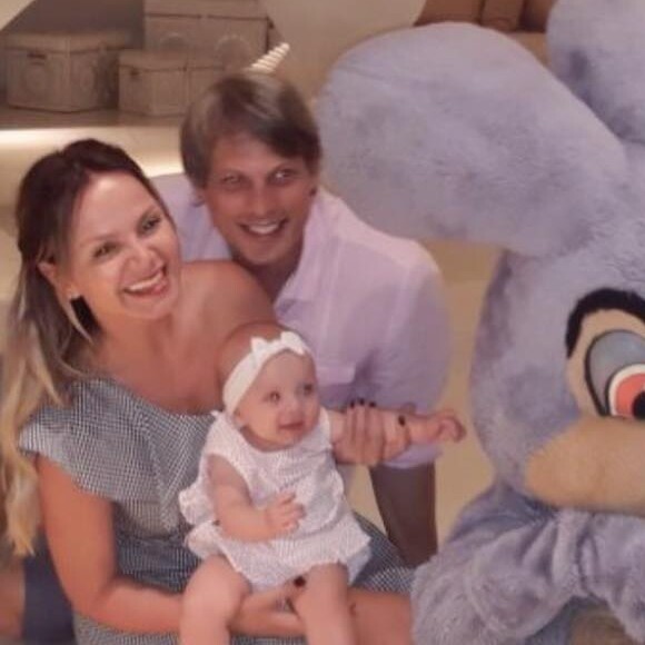 Manuela, de 10 meses, é fruto do relacionamento de Eliana com o diretor de TV Adriano Ricco