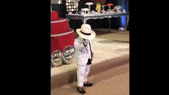 Henry, filho de Simone, se transformou em Michael Jackson em sua festa de aniversário de 4 anos