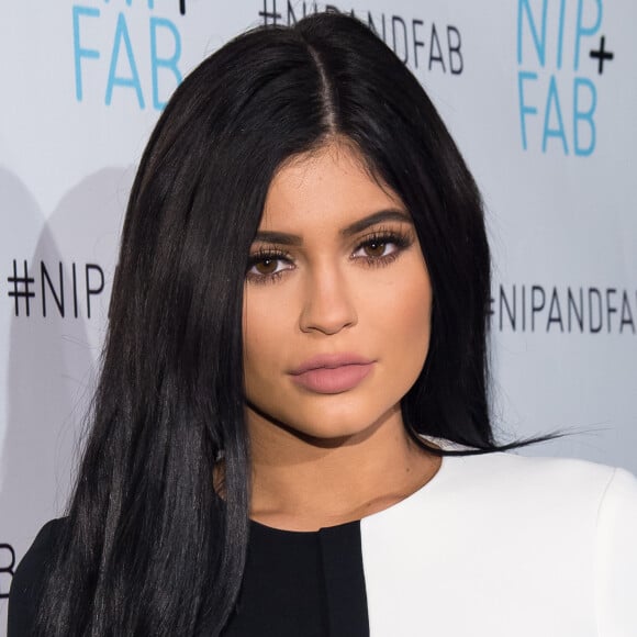 Kylie Jenner recentemente retirou o preenchimento labial