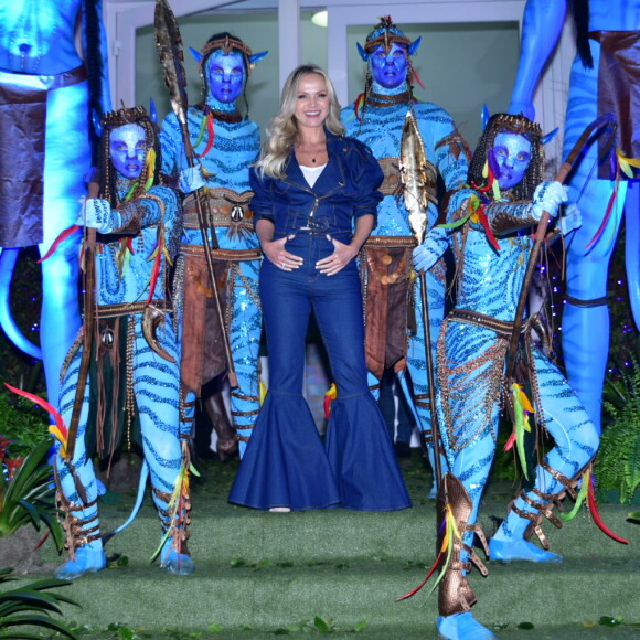 Eliana posou para fotos no aniversário do filho nesta sexta-feira, 10 de agosto de 2018