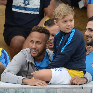 'Sempre estarei com você. Te amo, pai', escreveu Davi Lucca para Neymar