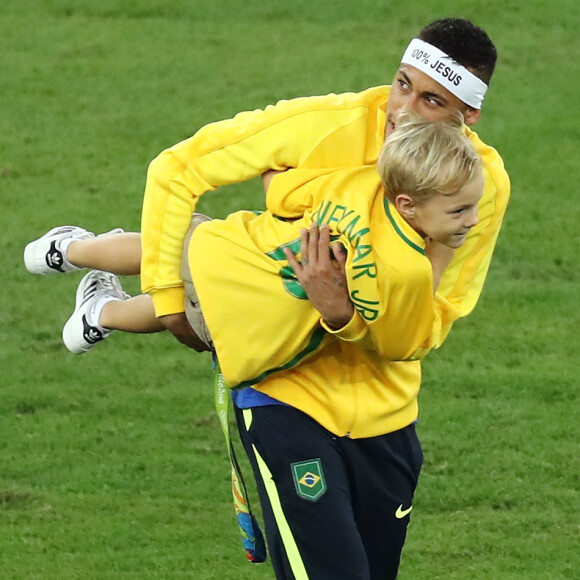 Neymar avaliou relação com filho, Davi Lucca, em entrevista