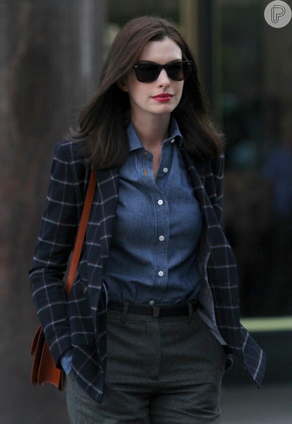 Anne Hathaway retorna na sequência de 'Alice no País das Maravilhas 2'