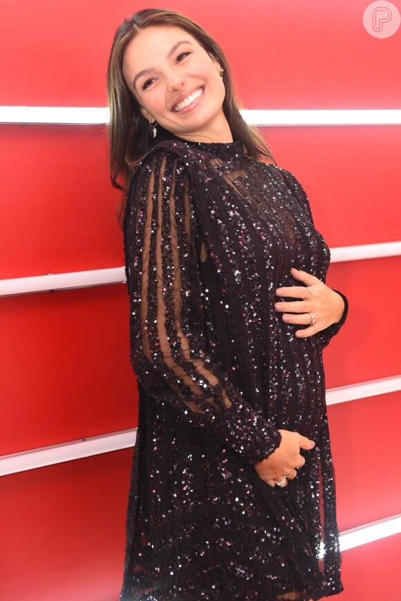 Isis Valverde está grávida de sete meses do modelo André Resende. Atriz contou à colunista Marina Caruso, do jornal 'O Globo', neste sábado, 18 de agosto de 2018, nome do primeiro filho do casal: Rael