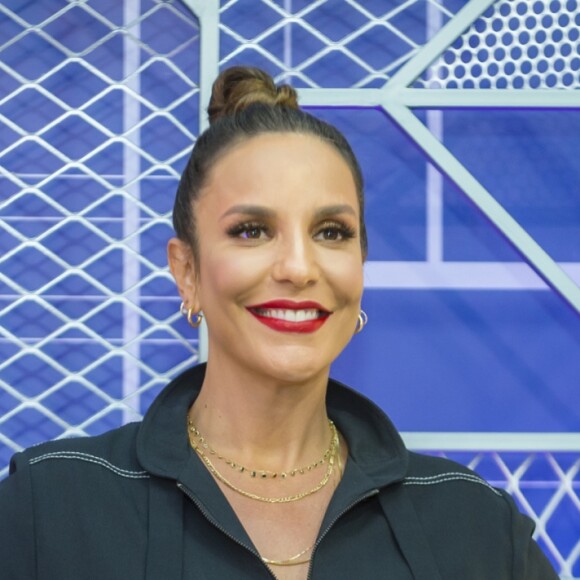 Dira Paes tietou Ivete durante o especial da TV Globo