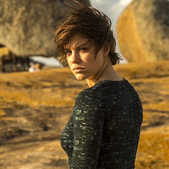 Alice Wegmann está de férias da TV após o fim da supersérie 'Onde Nascem os Fortes'