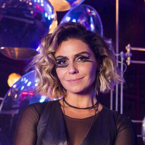 Luzia (Giovanna Antonelli) promete vingança nos próximos capítulos da novela 'Segundo Sol': 'Não vou descansar enquanto não acabar com a raça dessas duas, Laureta (Adriana Esteves) e Karola (Deborah Secco)'
"Elas fizeram tudo muito direitinho, mas deixe estar. Eu vou virar esse jogo ou não me chamo Luzia Batista!", ... - Leia mais em https://noticiasdatv.uol.com.br/noticia/novelas/em-segundo-sol-luzia-descobre-armacao-e-vira-vingativa-nao-vou-descansar-21967?cpid=txt